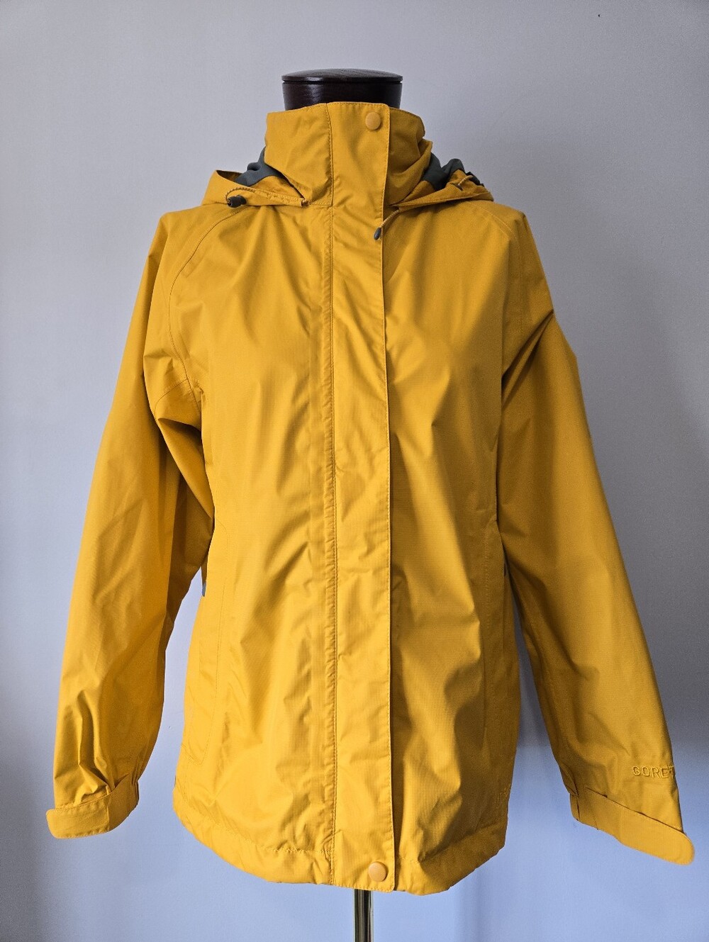 L.L. Bean Pathfinder Gore-tex Yellow Waterproof Raincoat. Size Medium